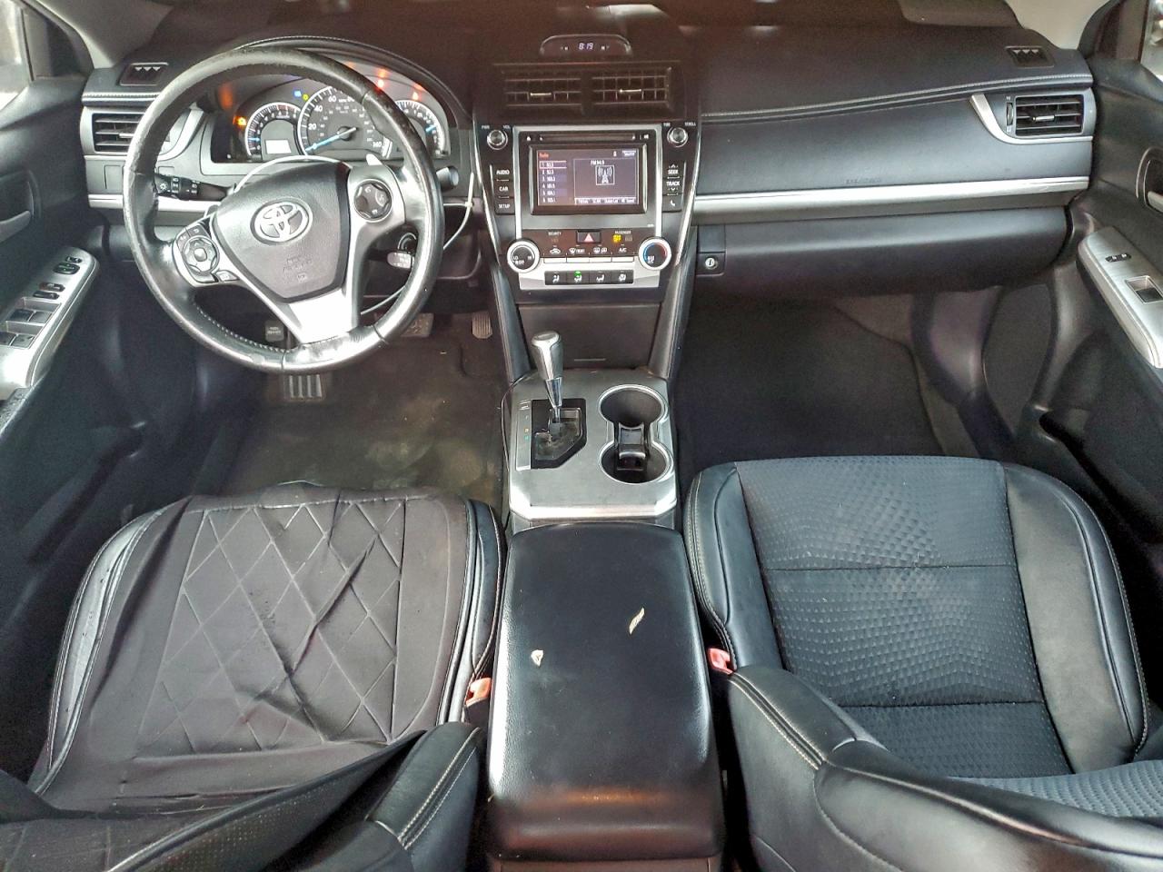 Toyota Camry L Image 4