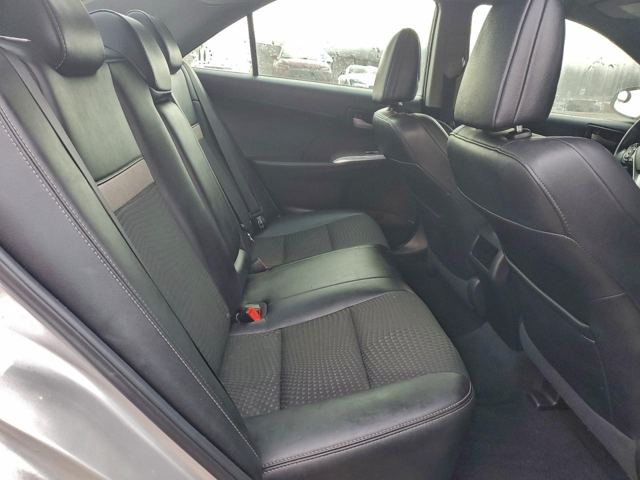 Toyota Camry L Image 12