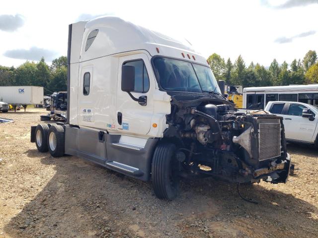 Salvage Freightliner Cascadia 1