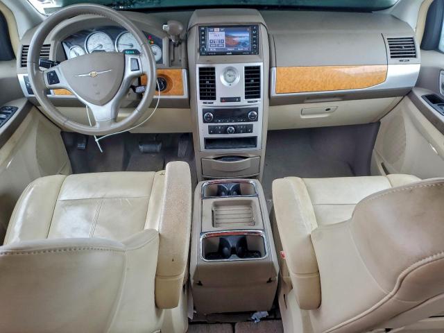 Chrysler Minivan Limited Image 9