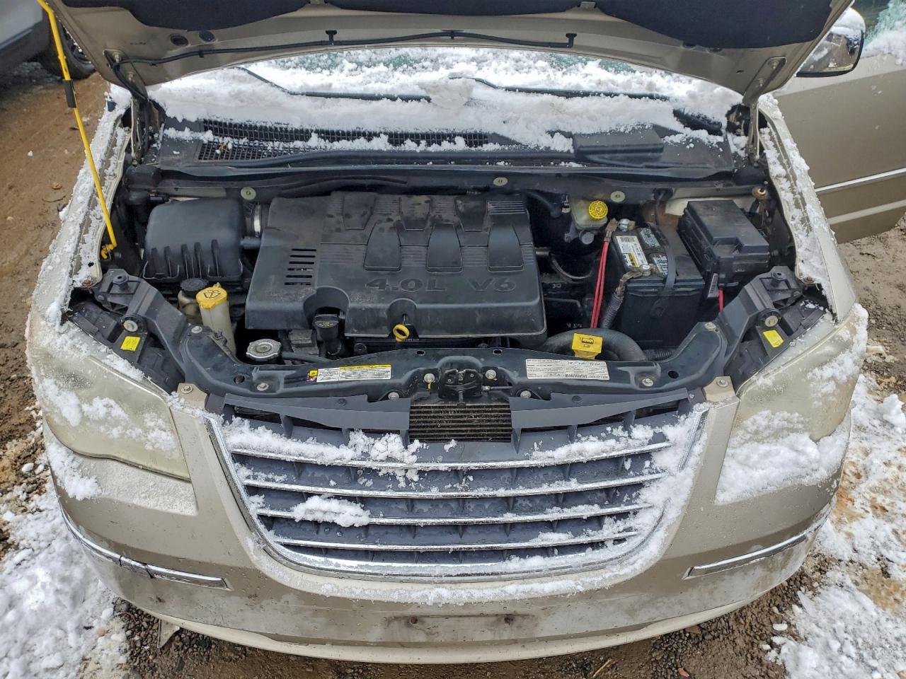 Chrysler Minivan Limited Image 12