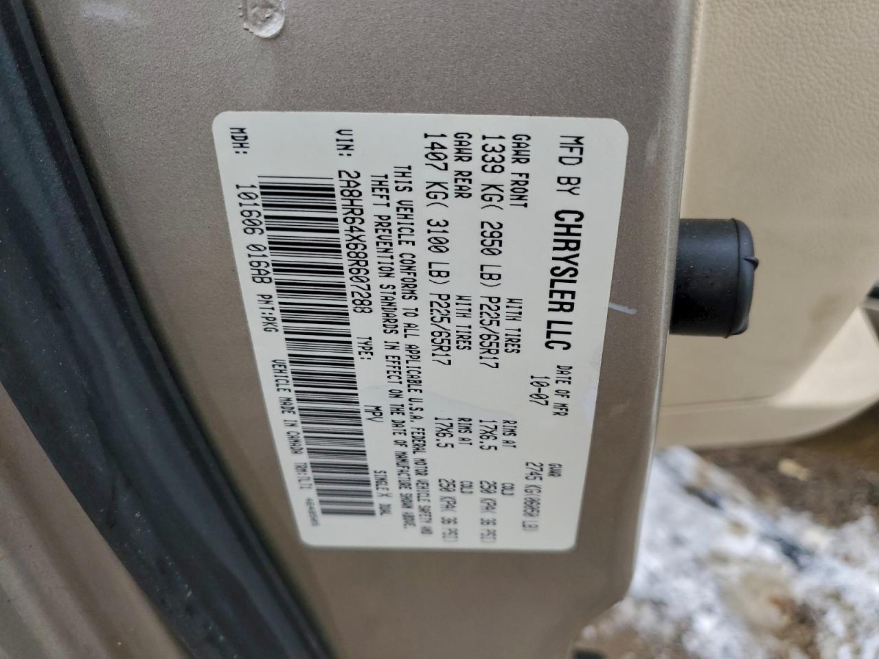 Chrysler Minivan Limited Image 8