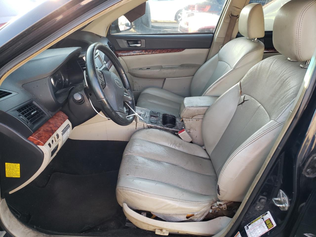 Subaru Outback 2.5i Limited Image 3