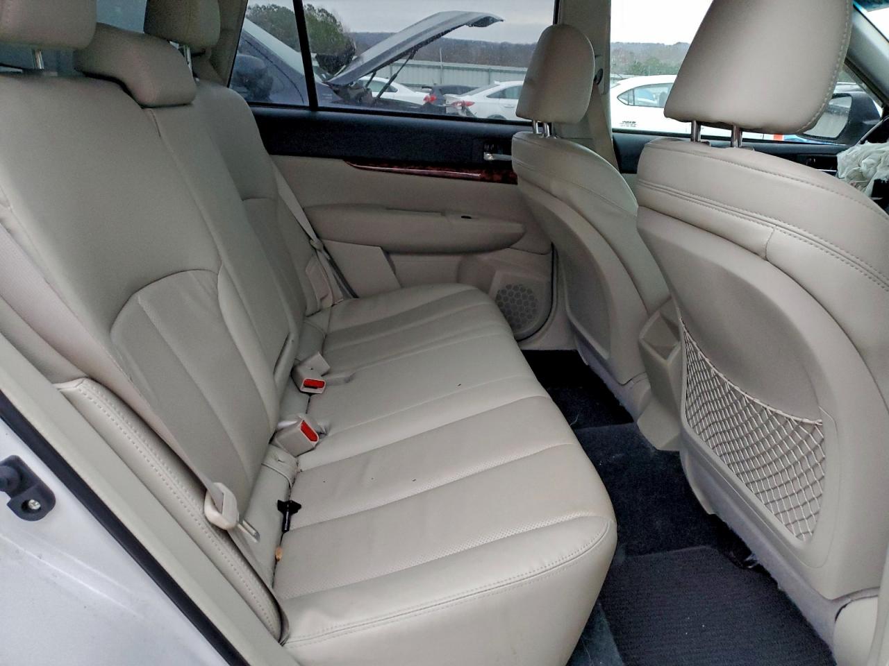 Subaru Outback 2.5i Limited Image 5