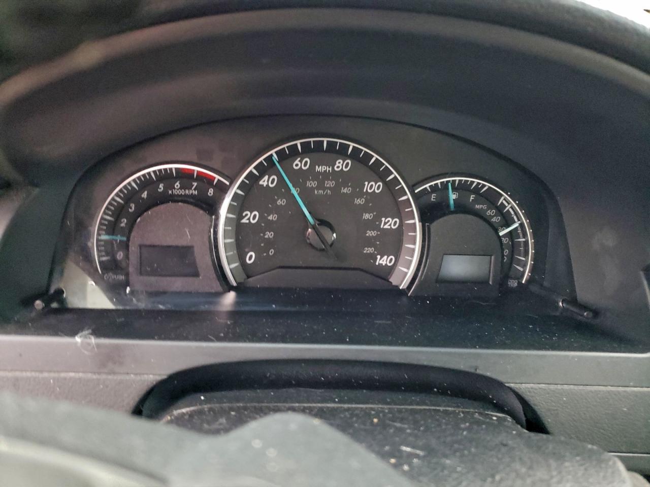 Toyota Camry L Image 7