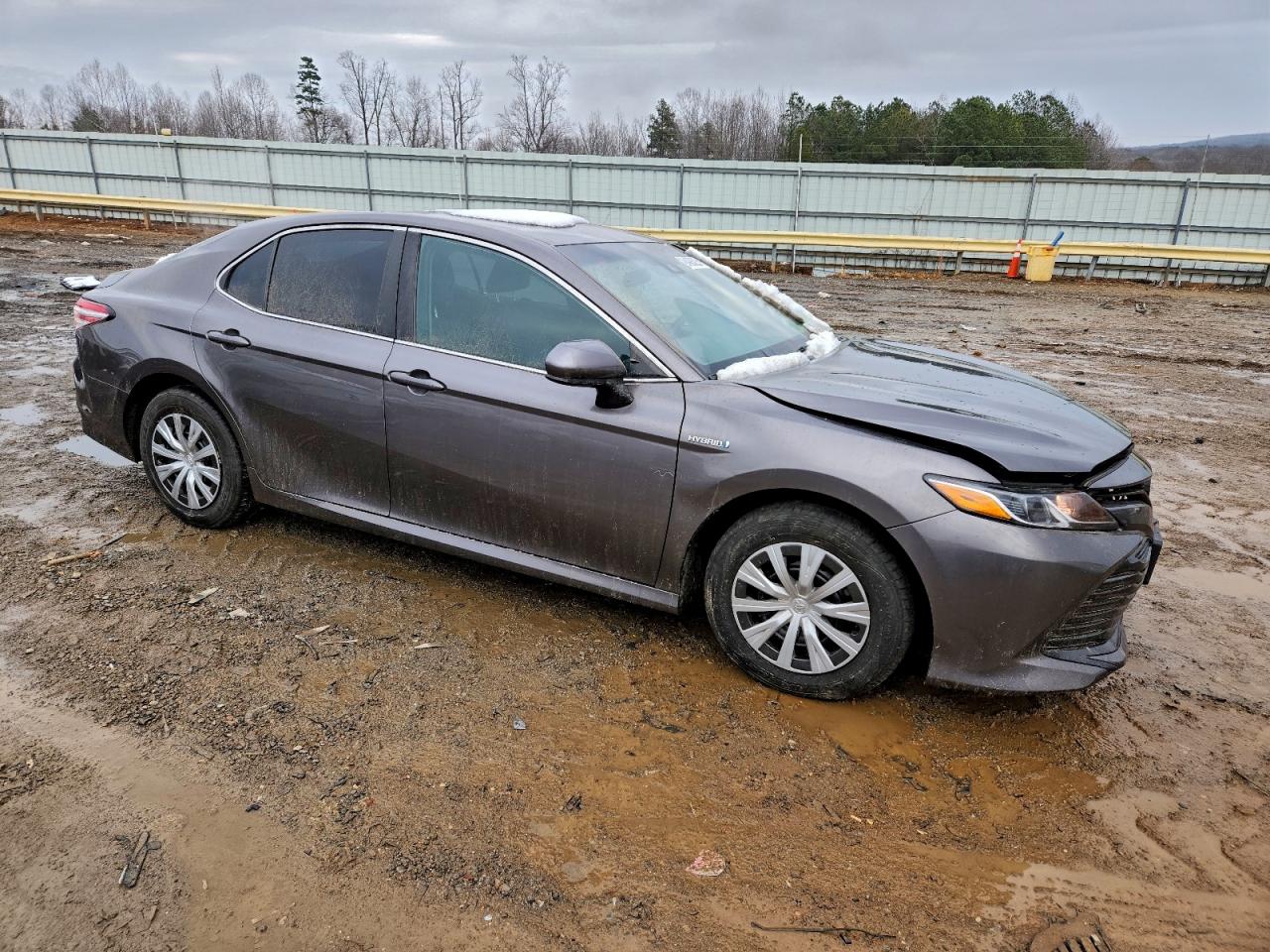 Toyota Camry Le Image 5