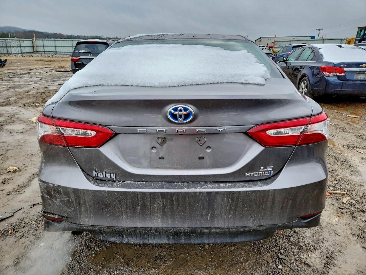 Toyota Camry Le Image 8