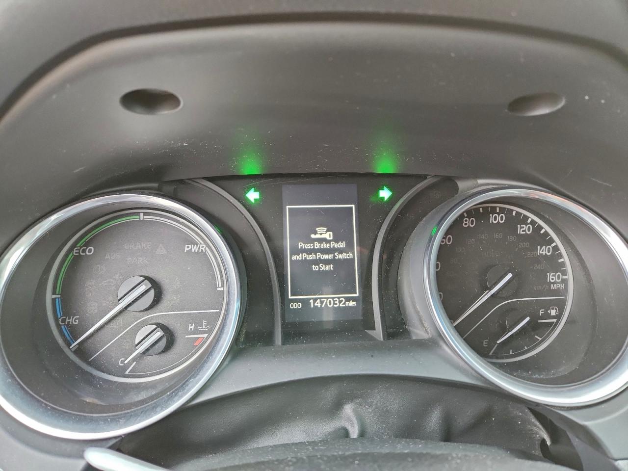 Toyota Camry Le Image 3