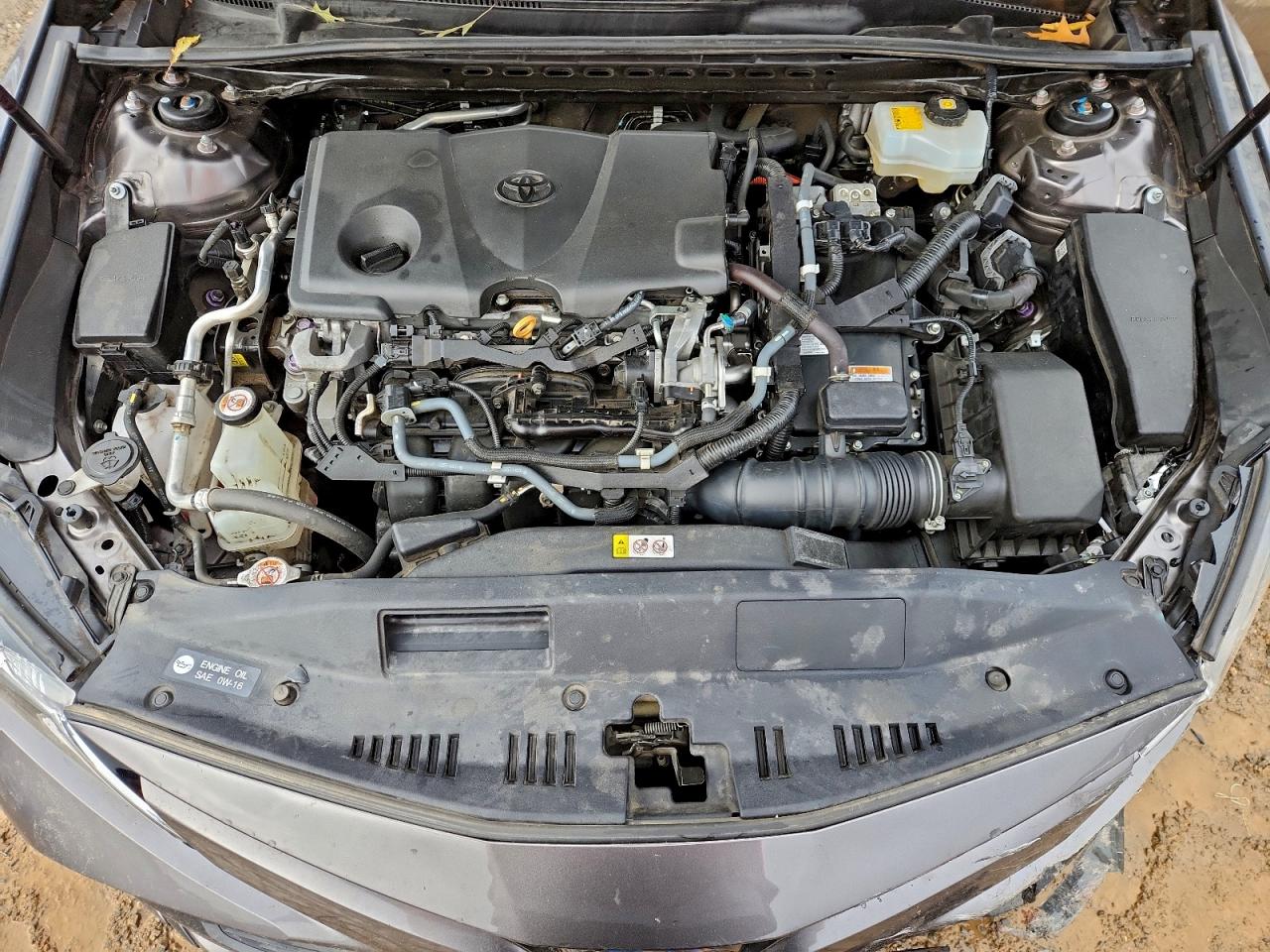 Toyota Camry Le Image 10