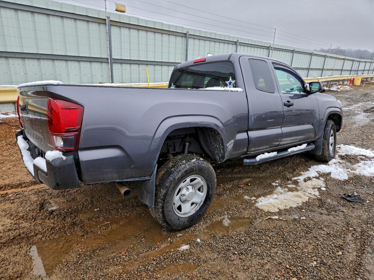 Toyota Tacoma Access Cab Image 12