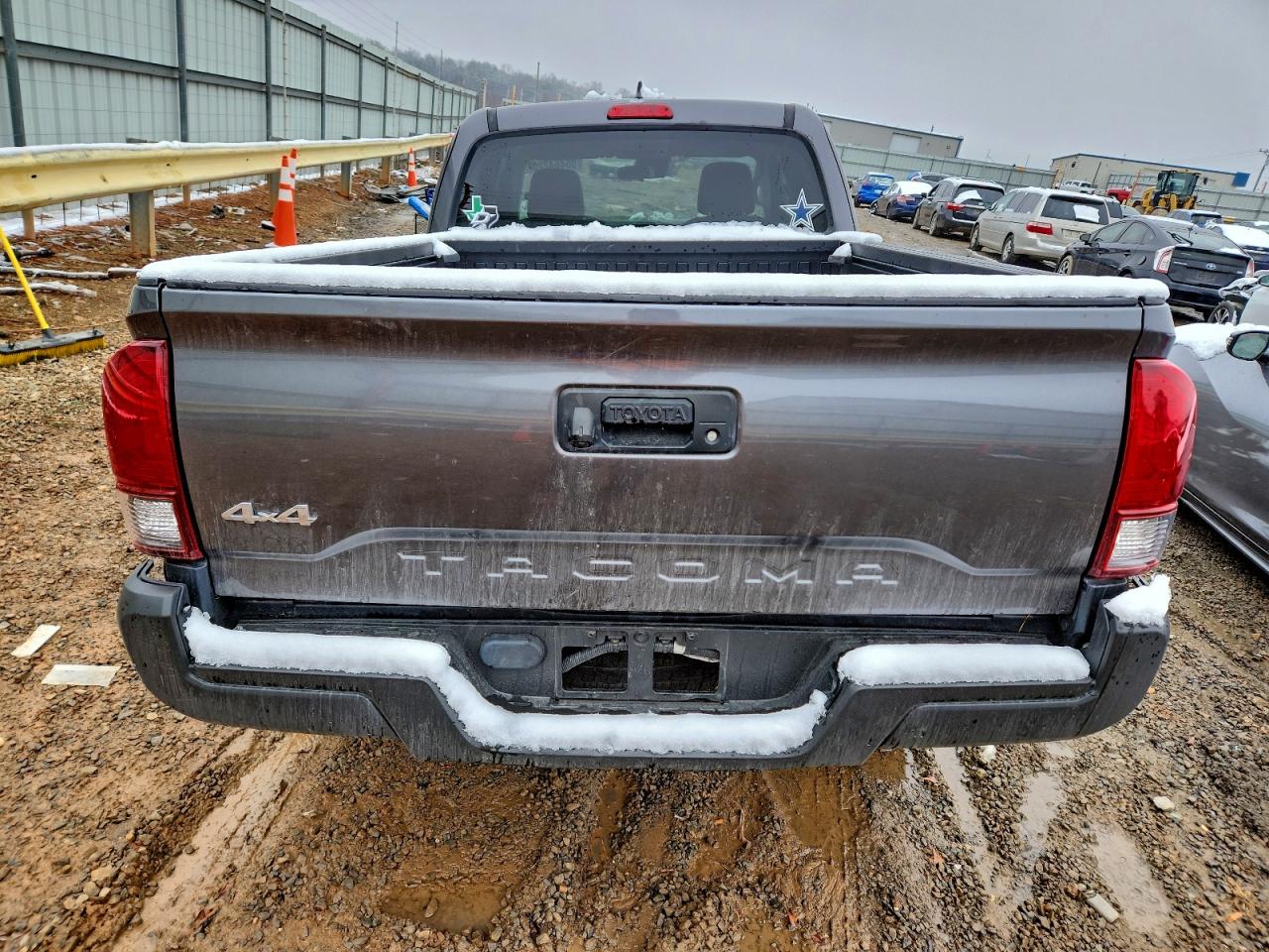 Toyota Tacoma Access Cab Image 6