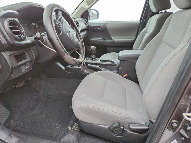 Toyota Tacoma Access Cab Image 3