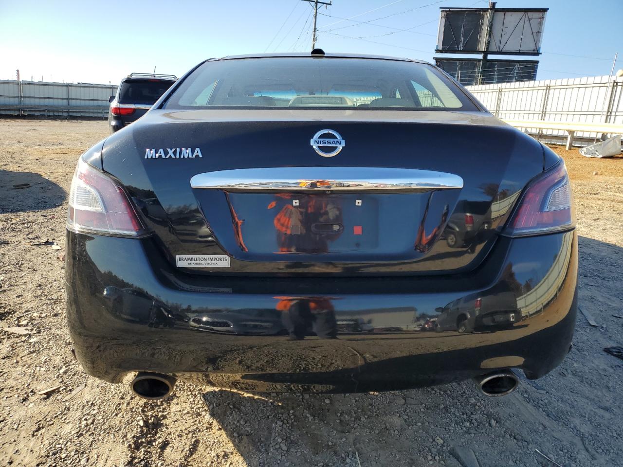 Nissan Maxima S Image 3