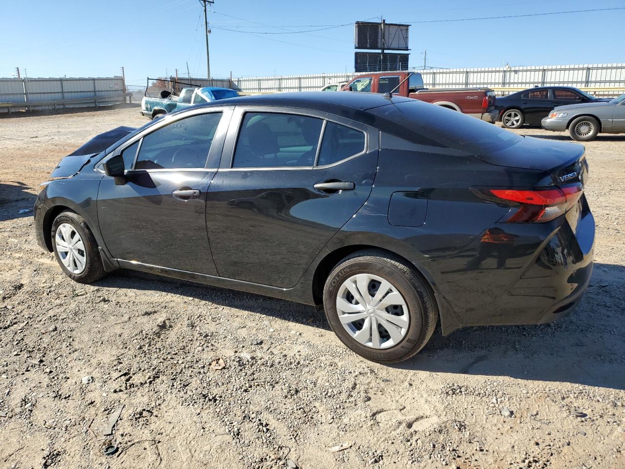 Nissan Versa S Image 3