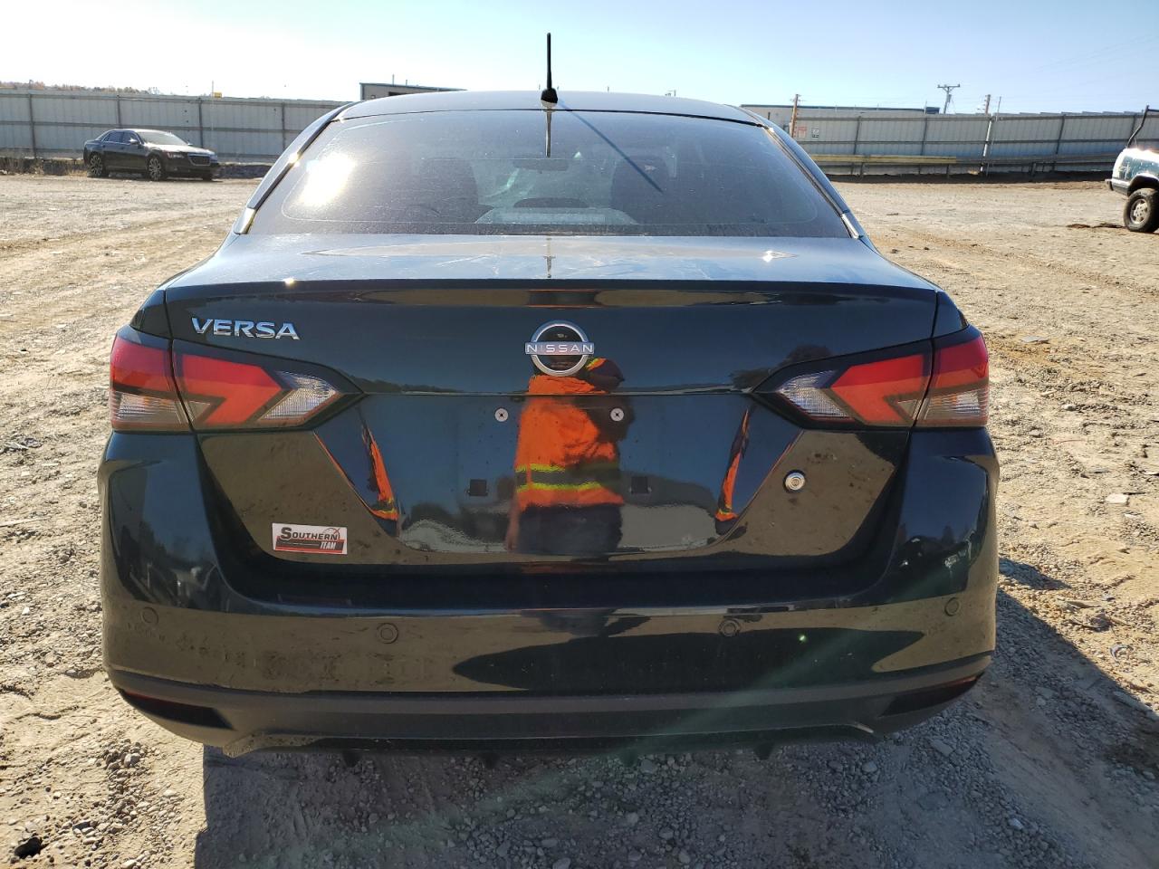 Nissan Versa S Image 12
