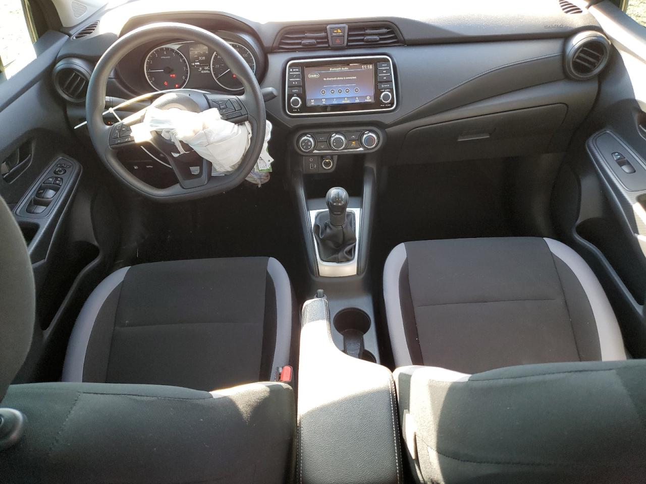 Nissan Versa S Image 6