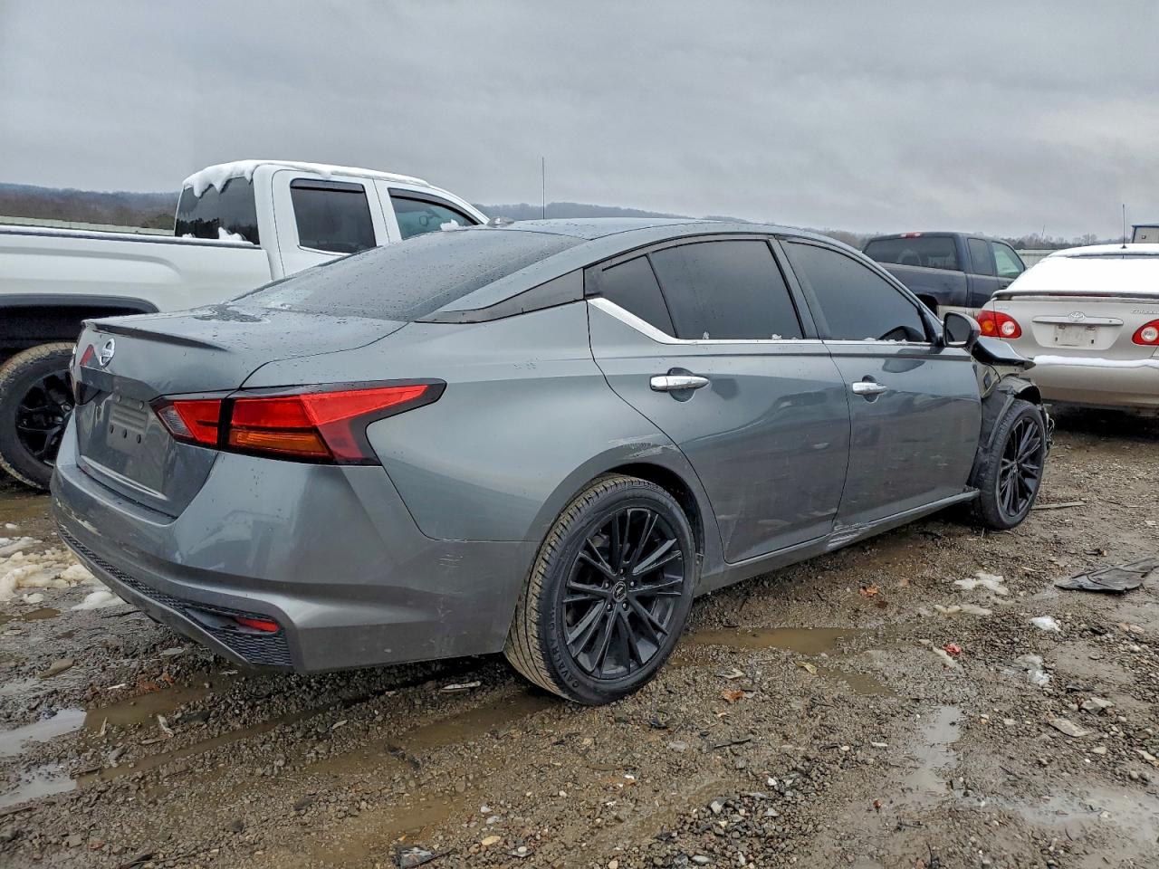 Nissan Altima S Image 12