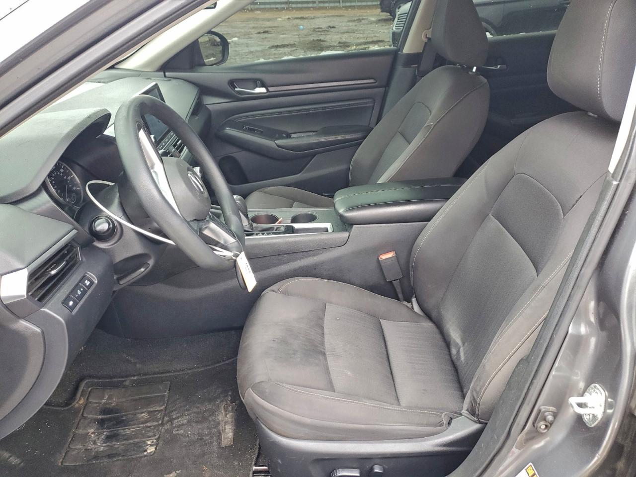 Nissan Altima S Image 10