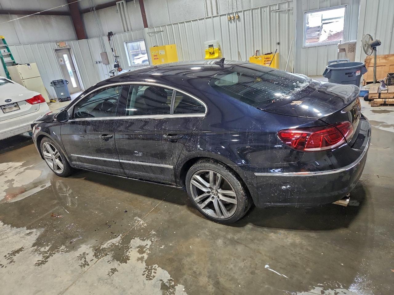 Volkswagen CC Luxury Image 4