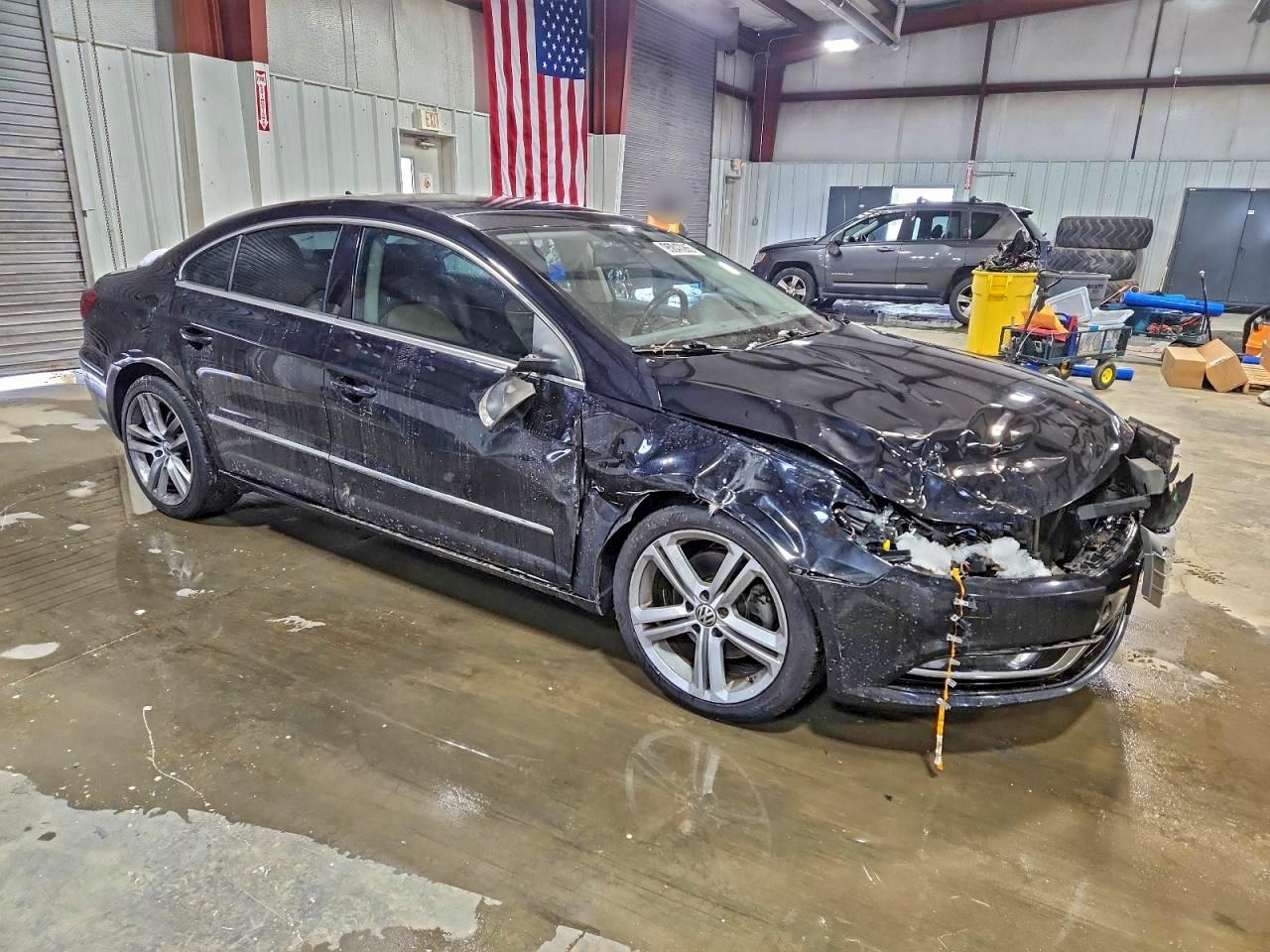 Volkswagen CC Luxury Image 2