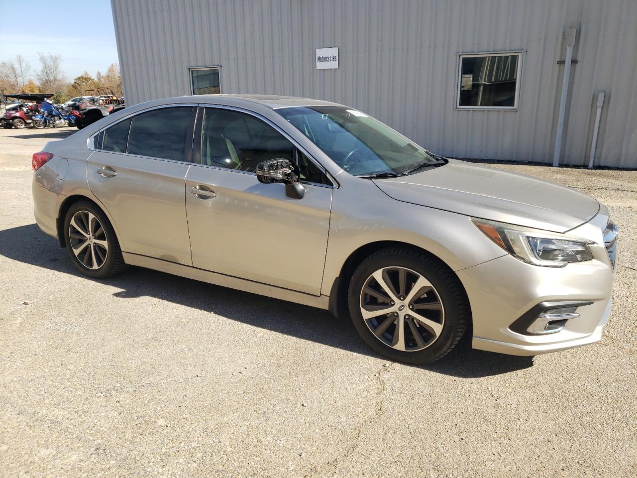Subaru Legacy 2.5i Limited Image 5