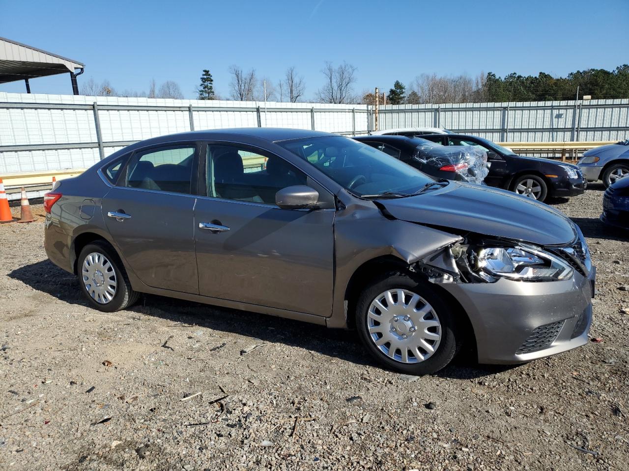 Nissan Sentra S Image 2