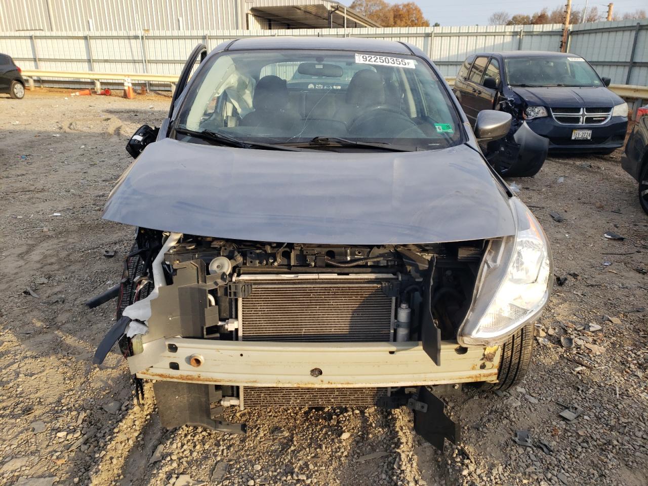 Nissan Versa S Image 3