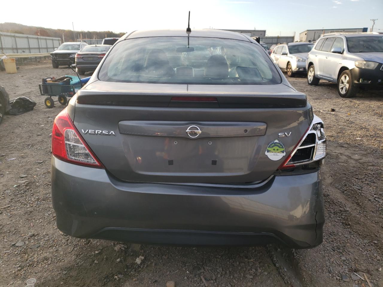 Nissan Versa S Image 4
