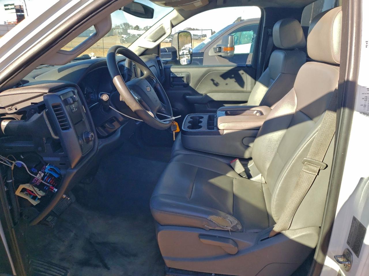 Chevrolet Silverado C3500 Image 11