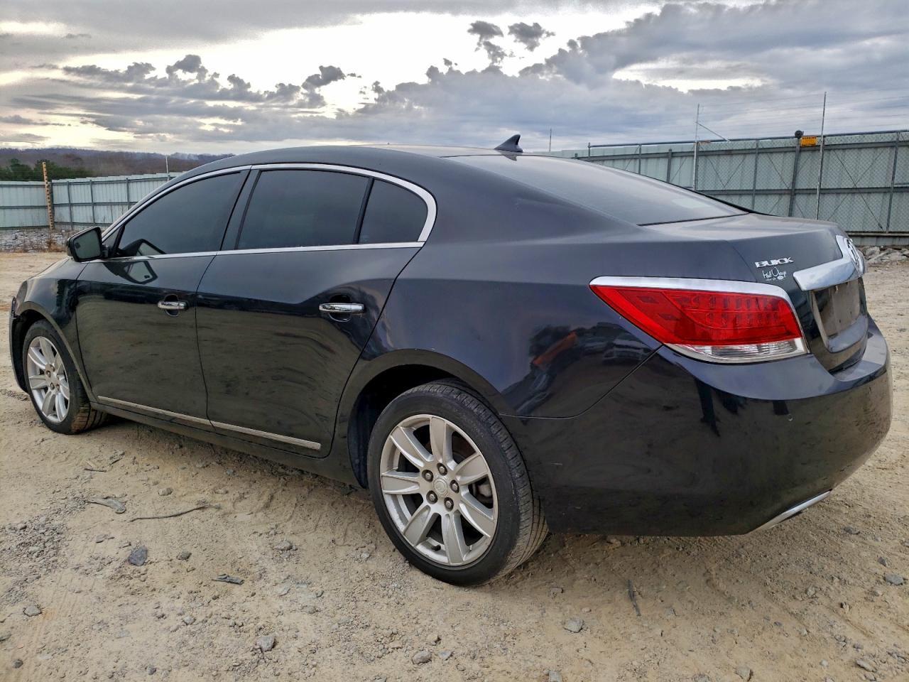 Buick LaCrosse Premium Image 4