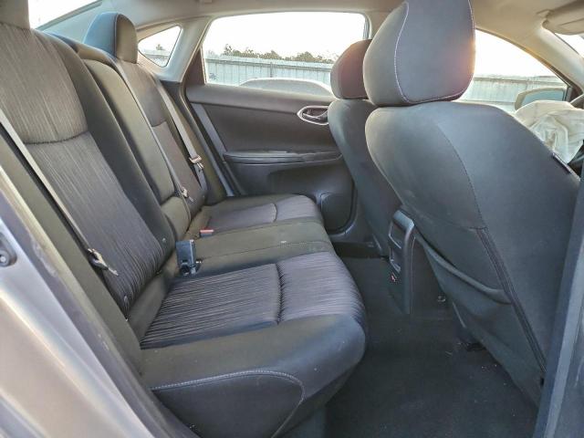 Nissan Sentra S Image 8