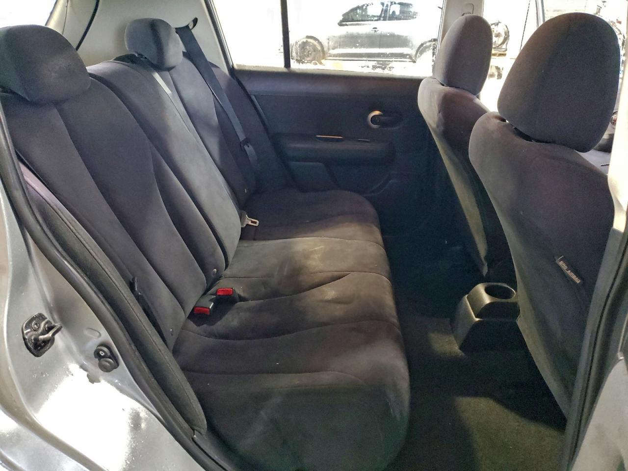 Nissan Versa S Image 9