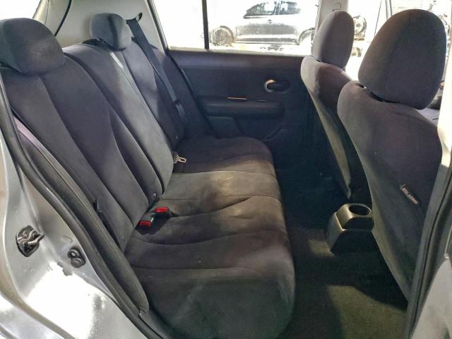 Nissan Versa S Image 9