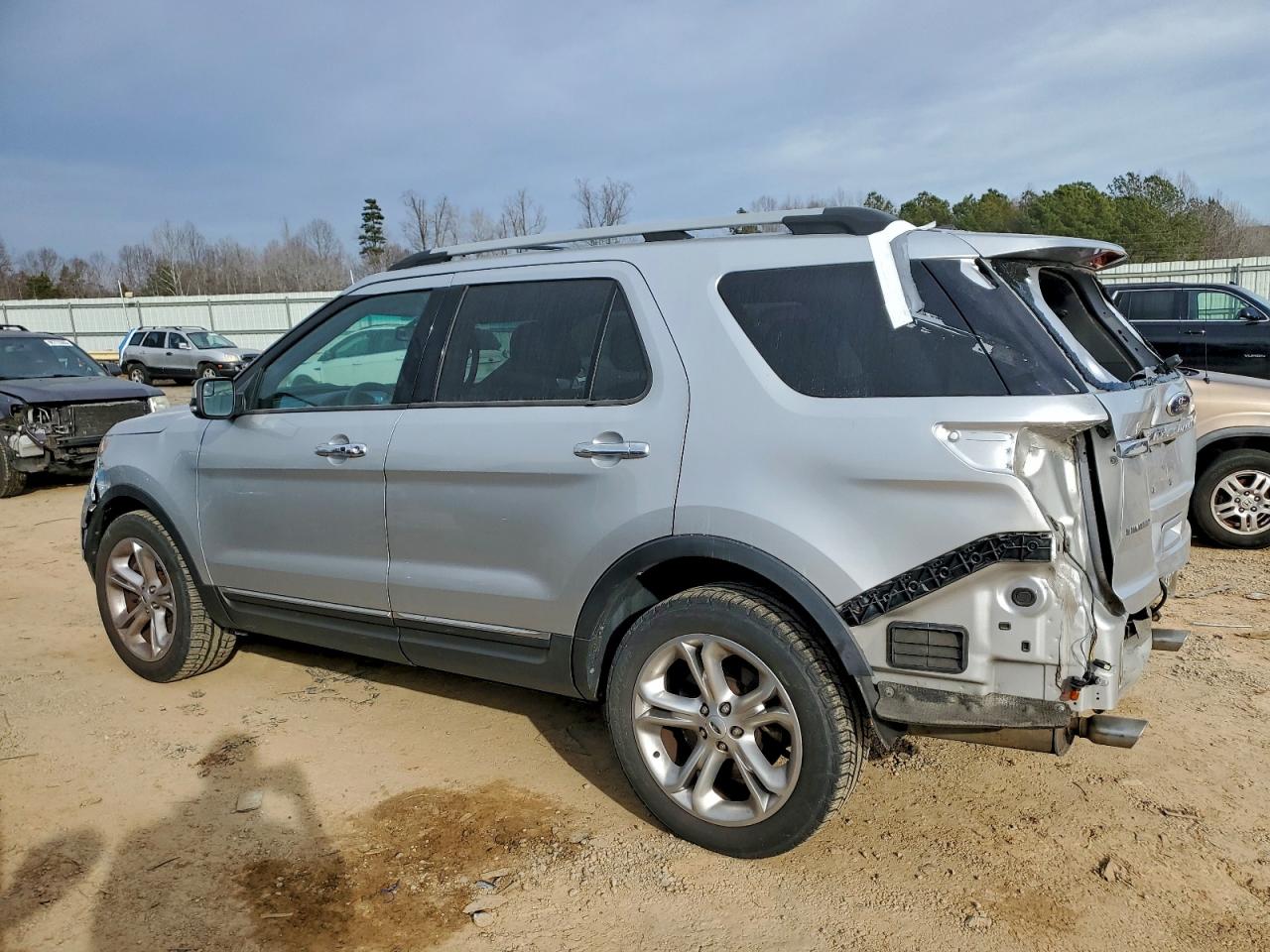 Ford Explorer Limited Image 2