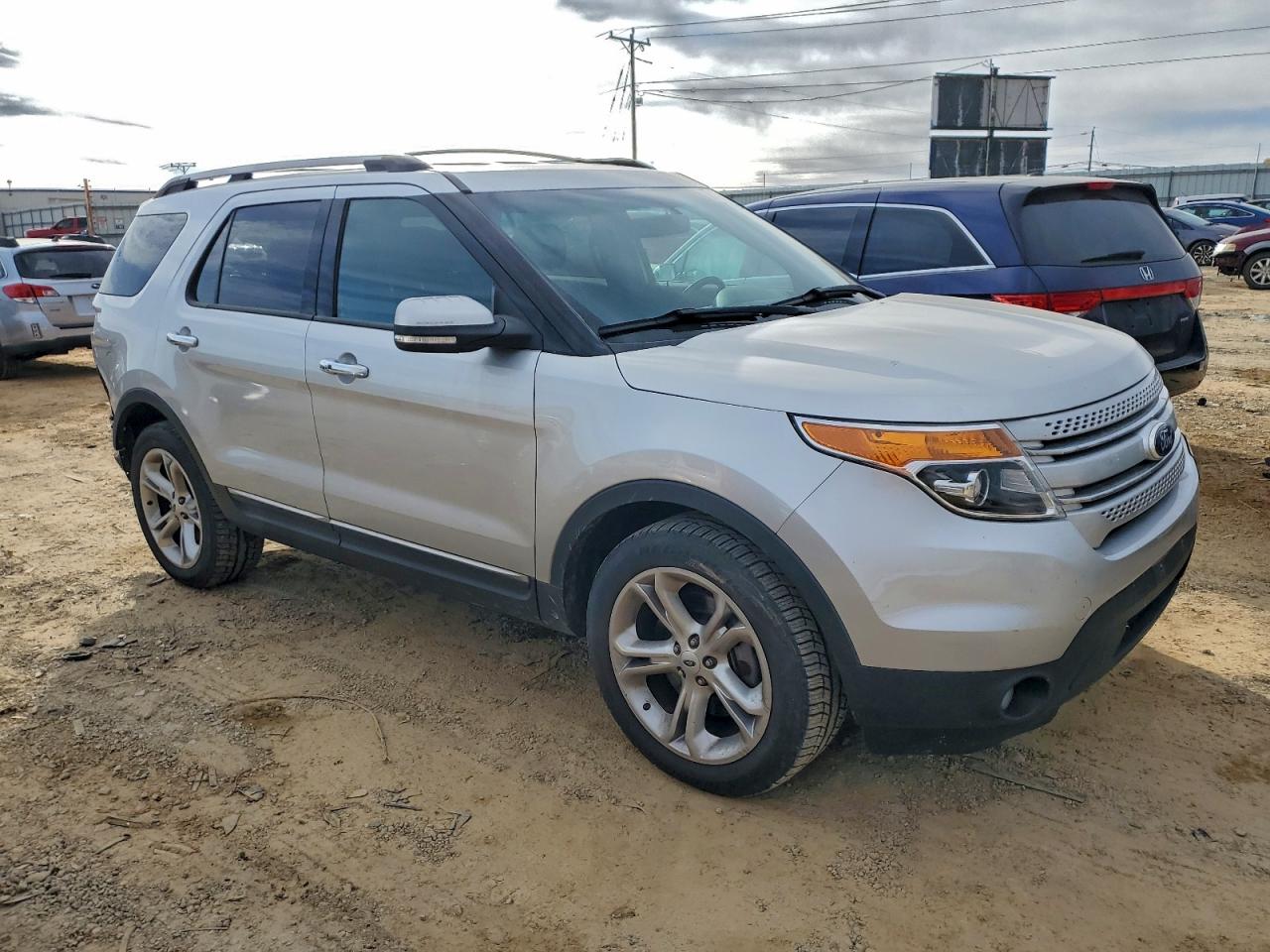 Ford Explorer Limited Image 8