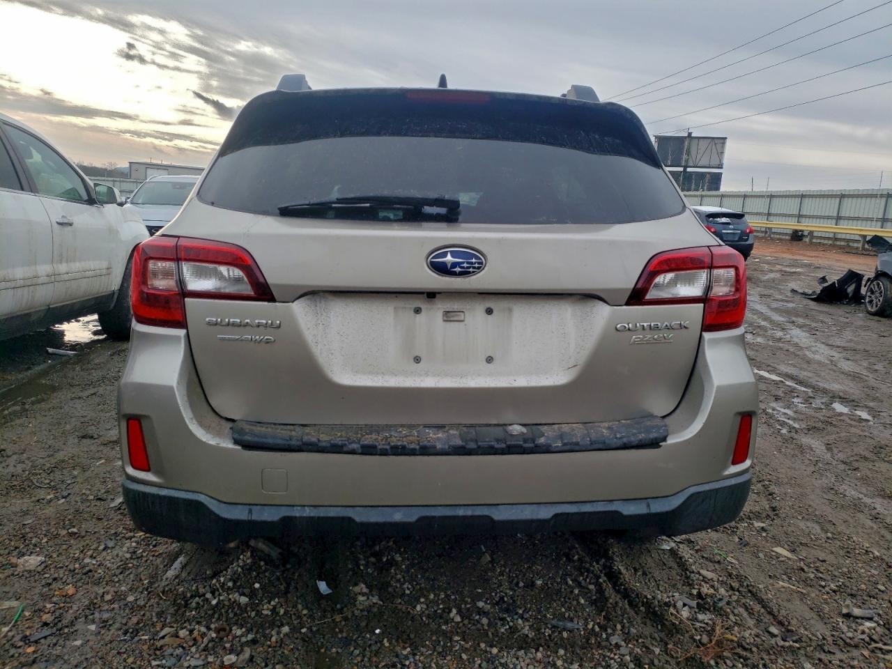Subaru Outback 2.5i Limited Image 11