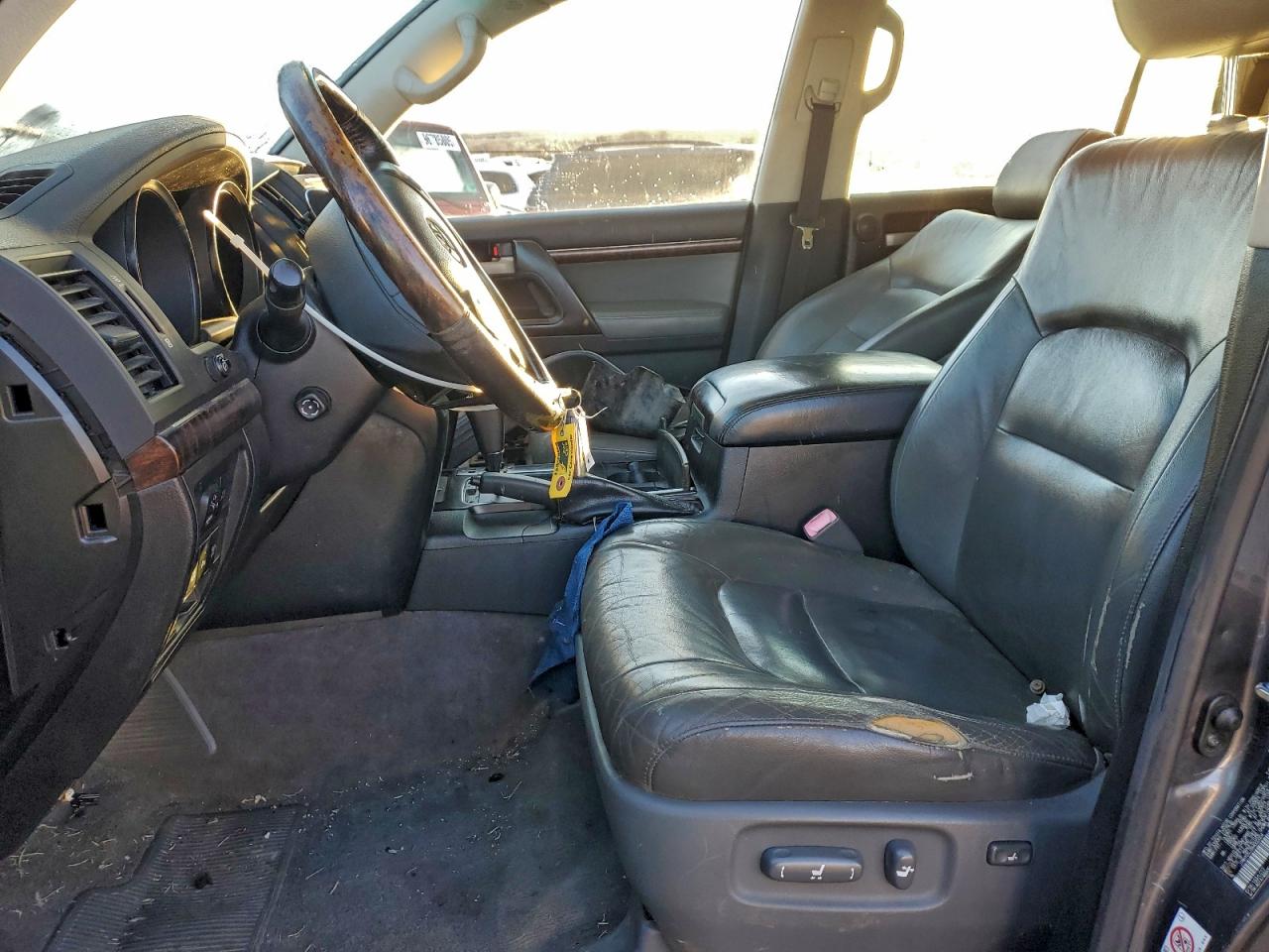 Toyota Land Cruis Image 11