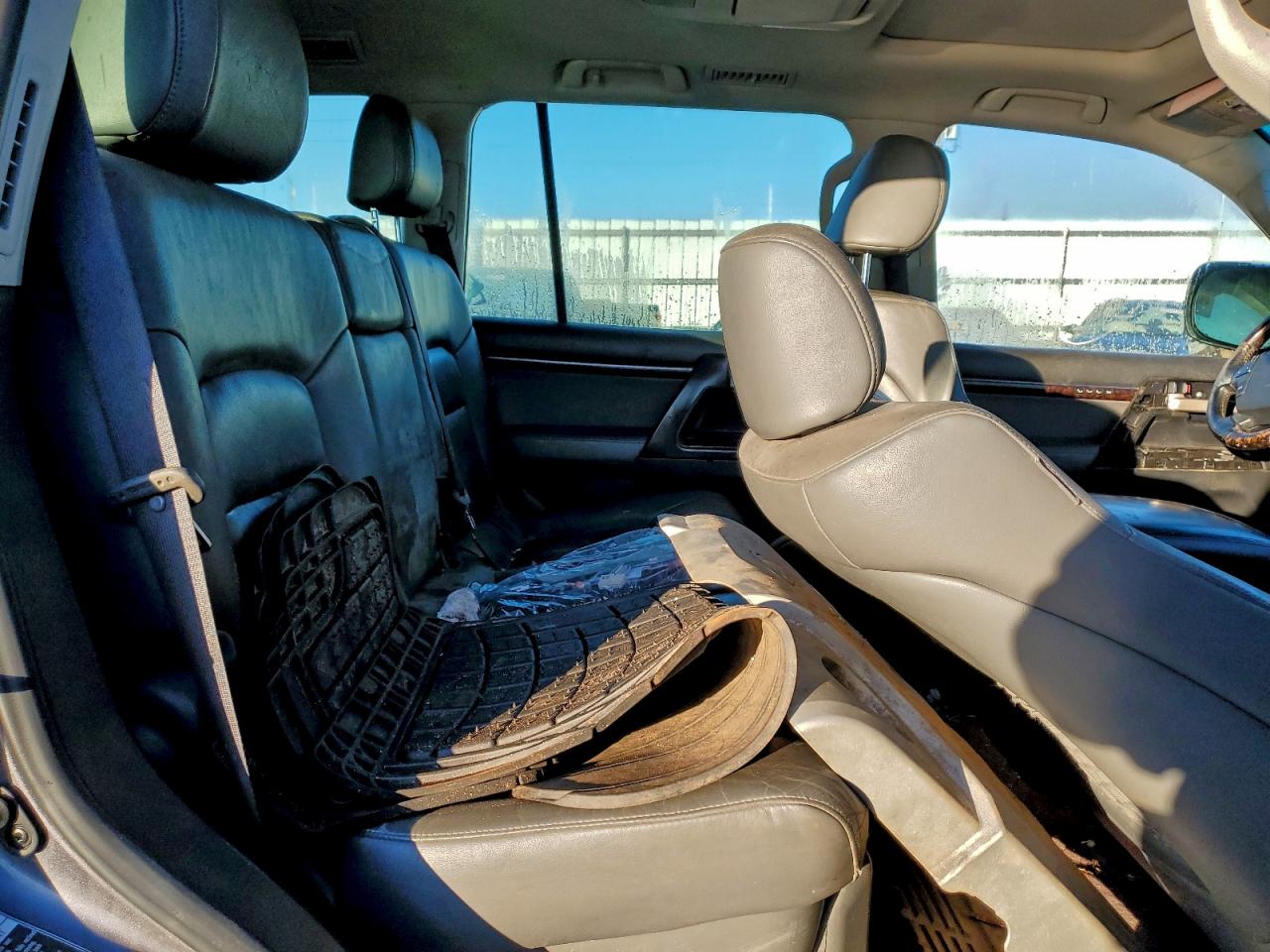 Toyota Land Cruis Image 8