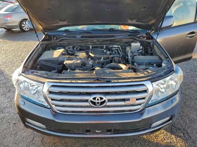 Toyota Land Cruis Image 9