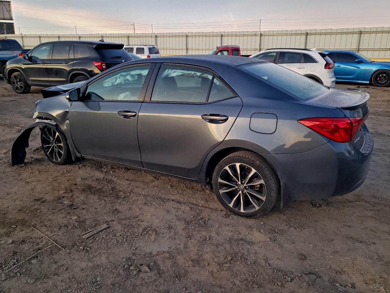 Toyota Corolla L Image 5