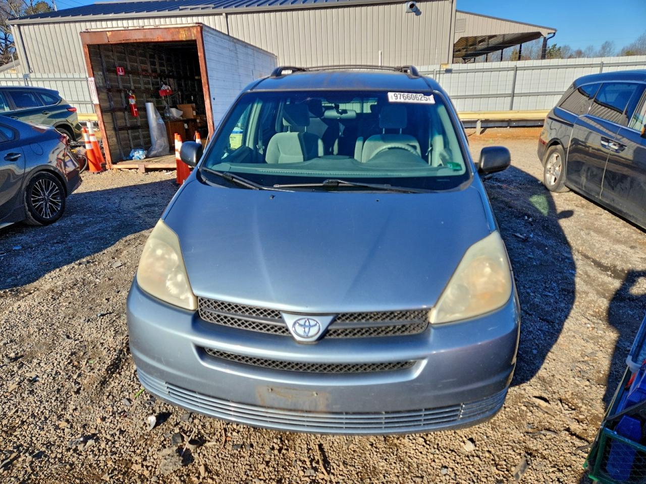 Toyota Sienna Ce Image 5