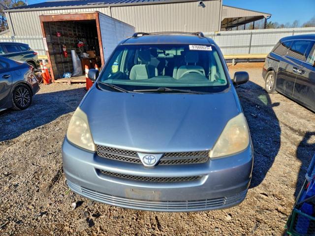 Toyota Sienna Ce Image 5