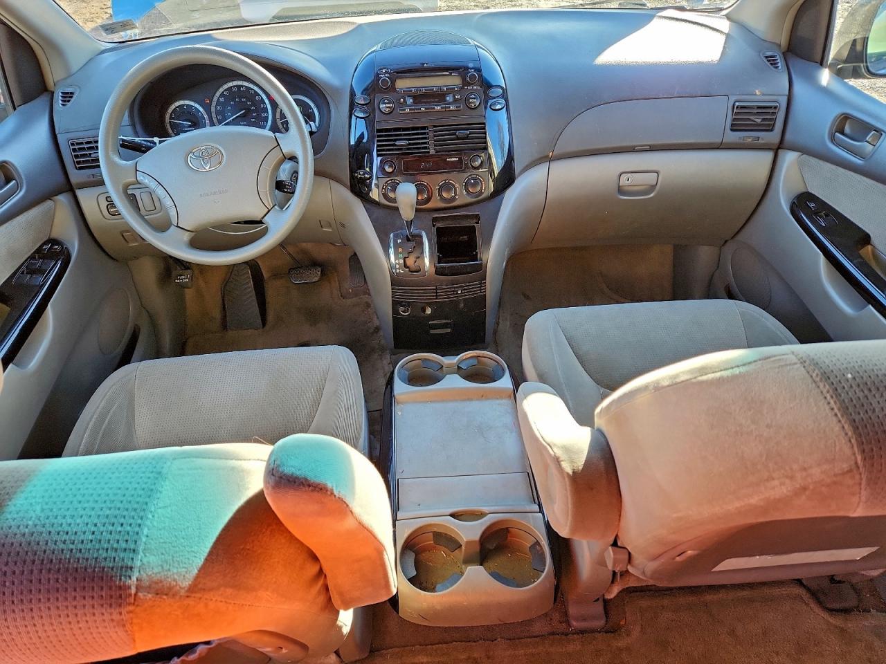 Toyota Sienna Ce Image 13