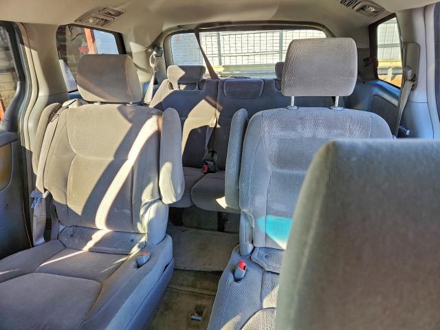 Toyota Sienna Ce Image 9