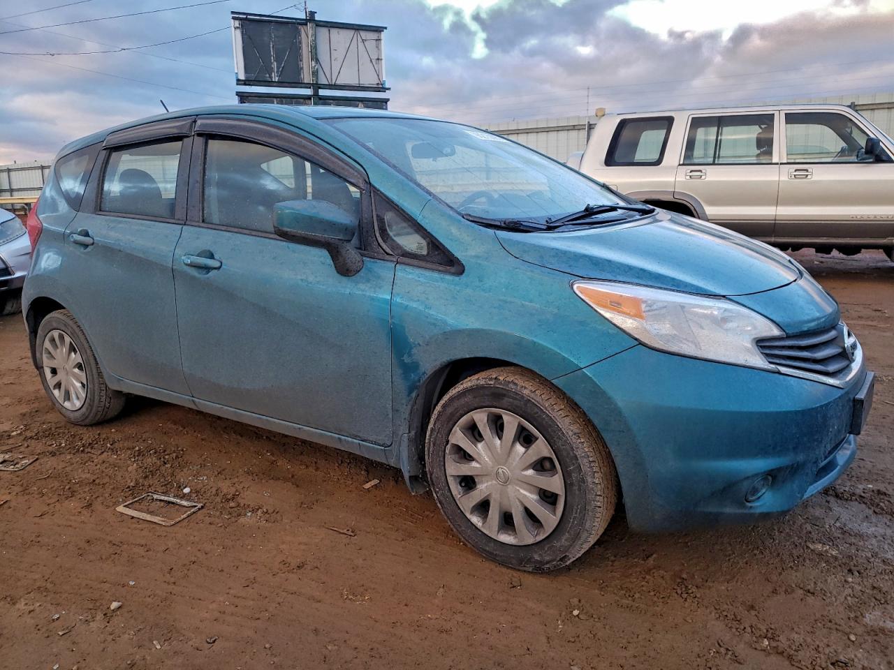 Nissan Versa S Image 4