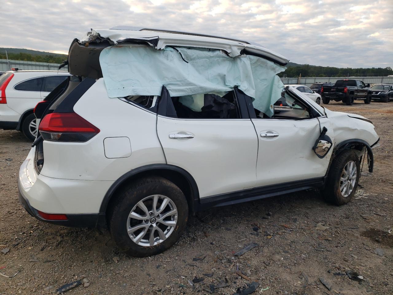 Nissan Rogue S Image 9