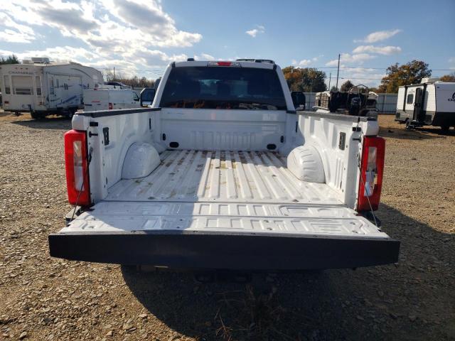 Ford F-350 Super Duty Image 8