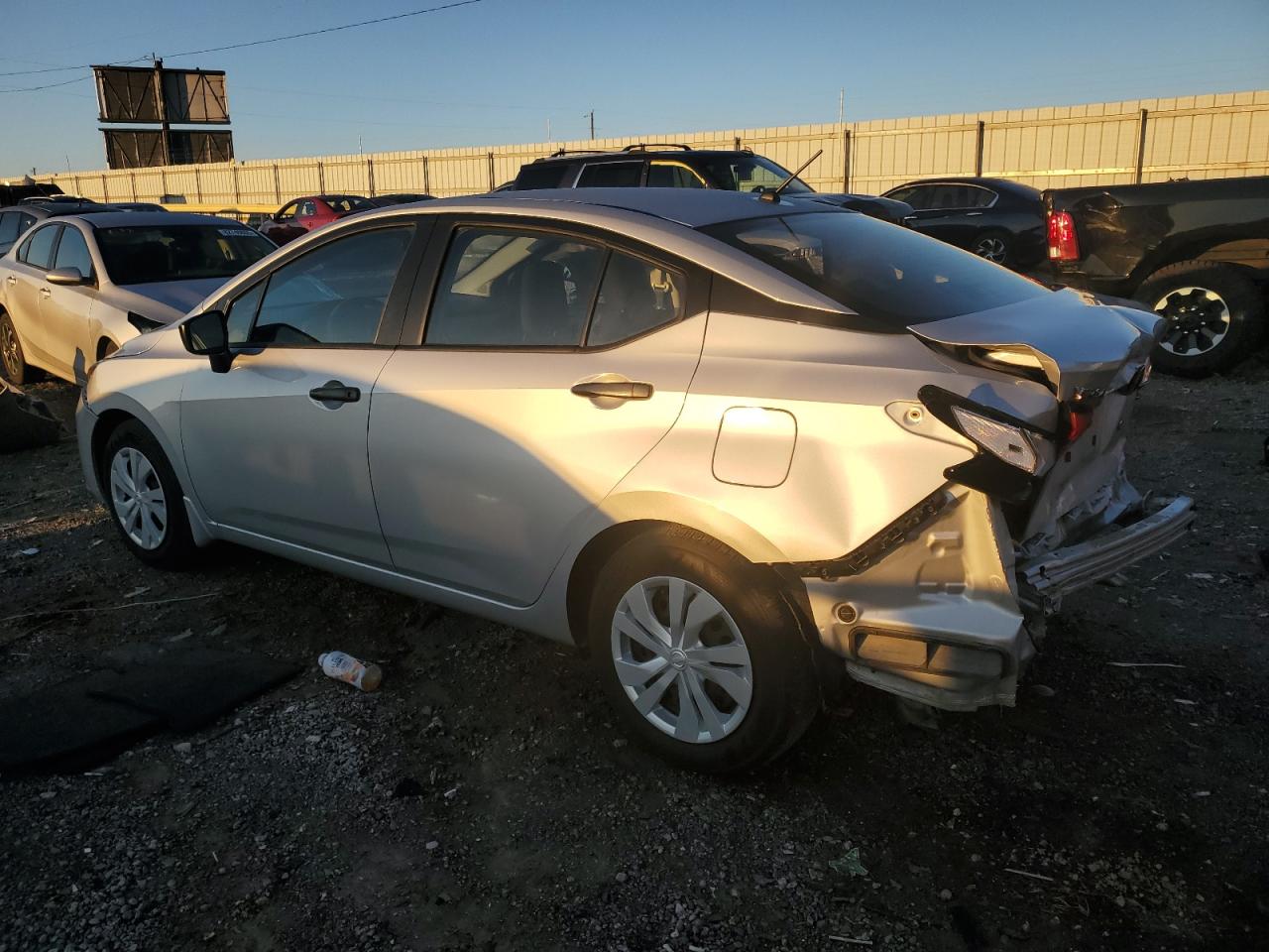 Nissan Versa S Image 2