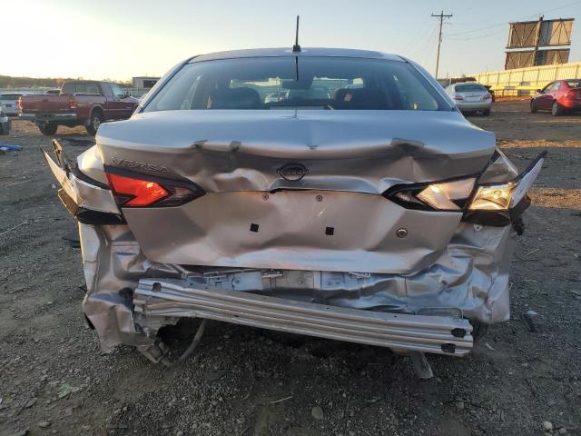 Nissan Versa S Image 7