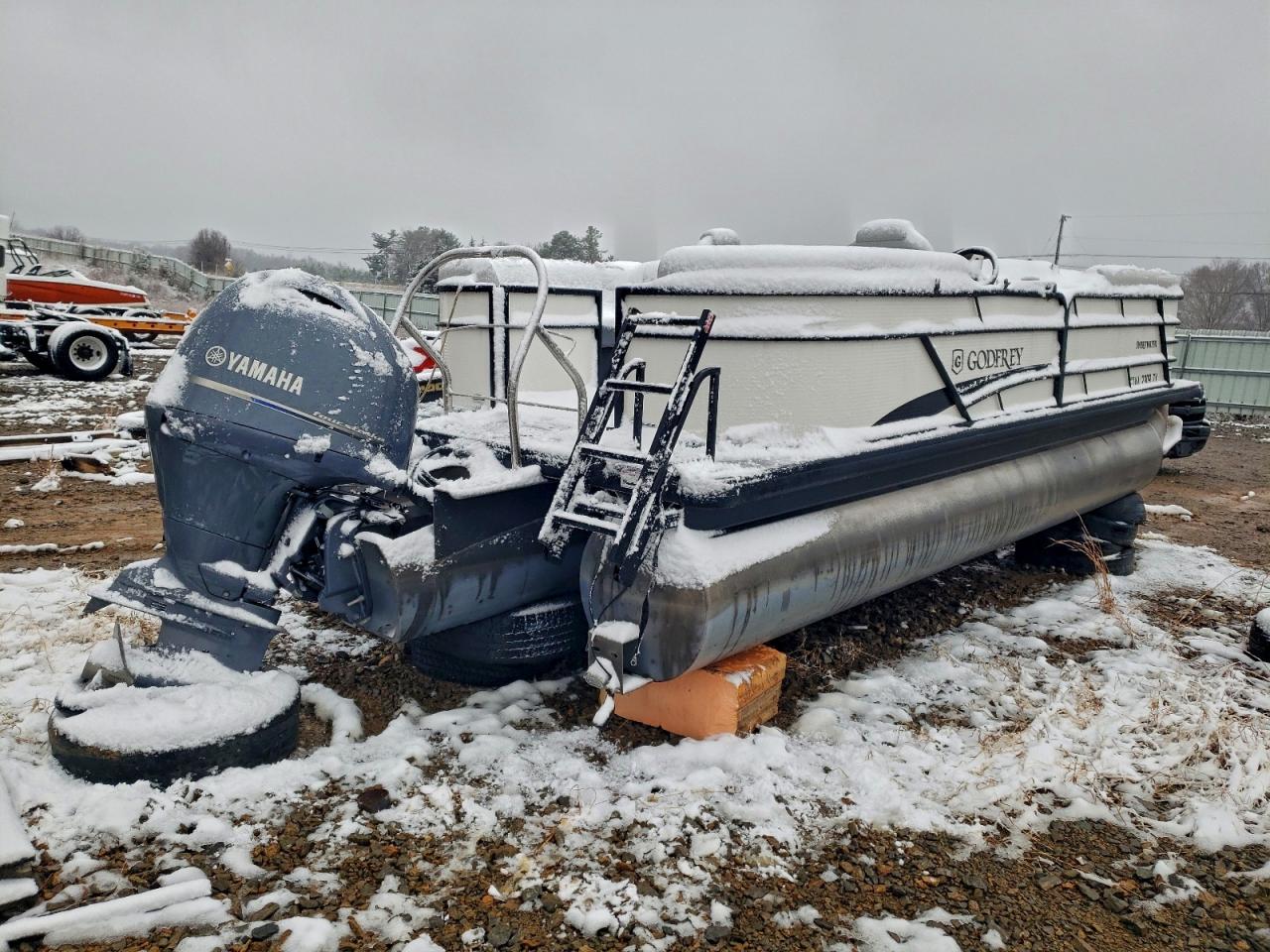 Sweetwater Godfrey M Pontoon Image 5